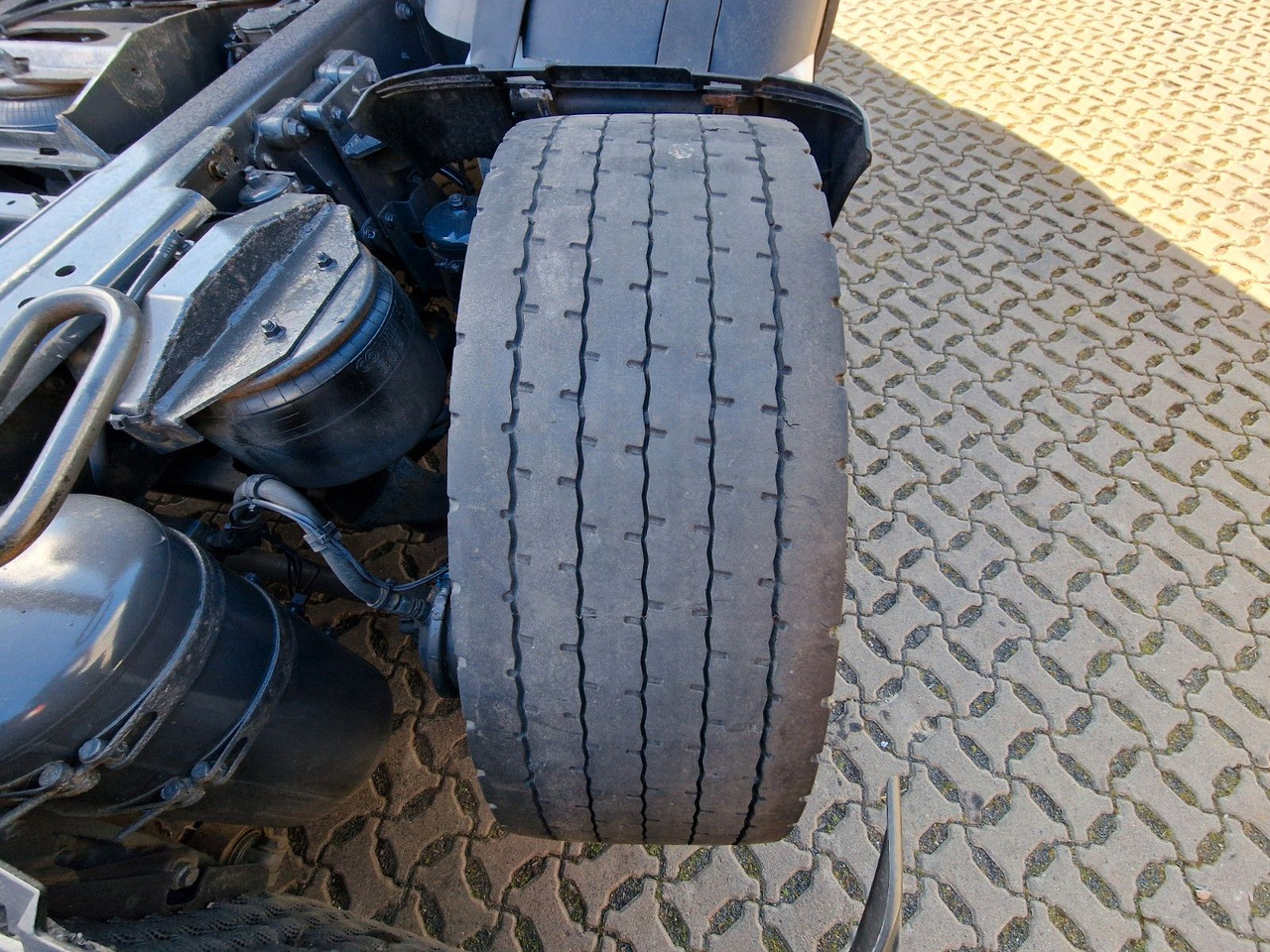 Nyergesvontató DAF XF 510 FTG / ZF Intarder / Lenkachse / Liftachse: 29 kép.