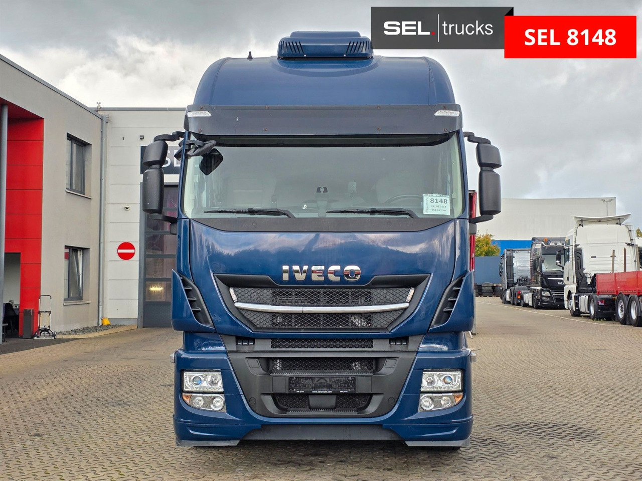 Iveco Stralis 480 / ZF Intarder / Standklimaanlage - Nyergesvontató: 2 kép. Iveco Stralis 480 / ZF Intarder / Standklimaanlage - Nyergesvontató: 2 kép.