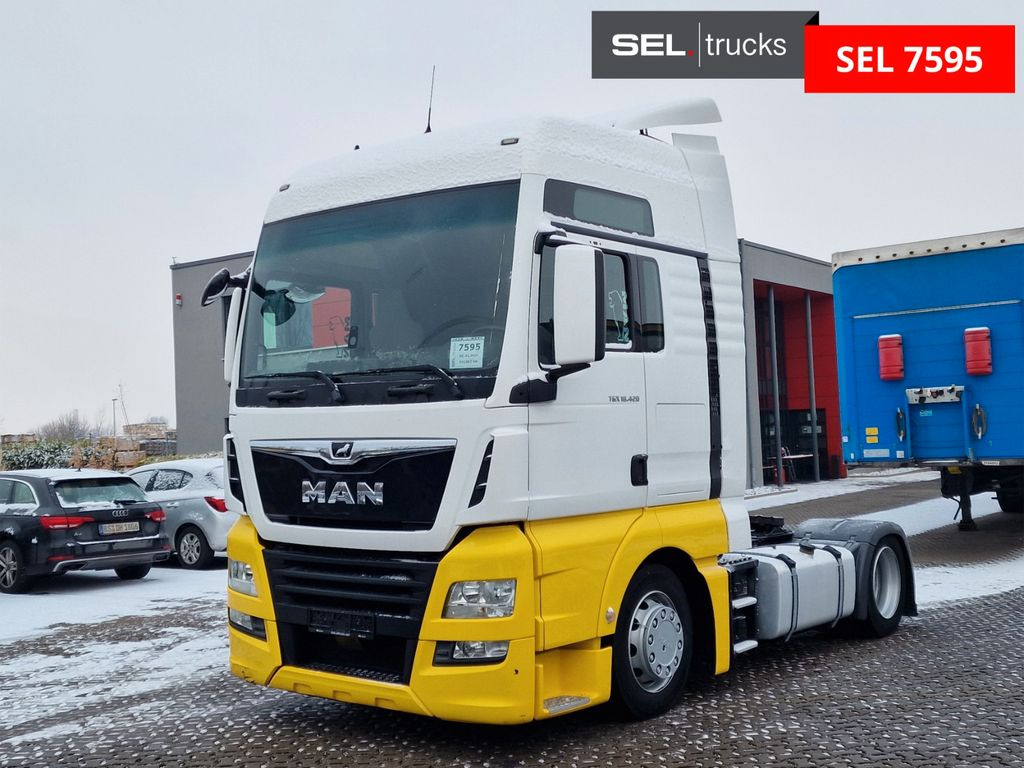 MAN TGX 18.420 4X2 LLS-U / 2 Tanks - Nyergesvontató: 1 kép. MAN TGX 18.420 4X2 LLS-U / 2 Tanks - Nyergesvontató: 1 kép.