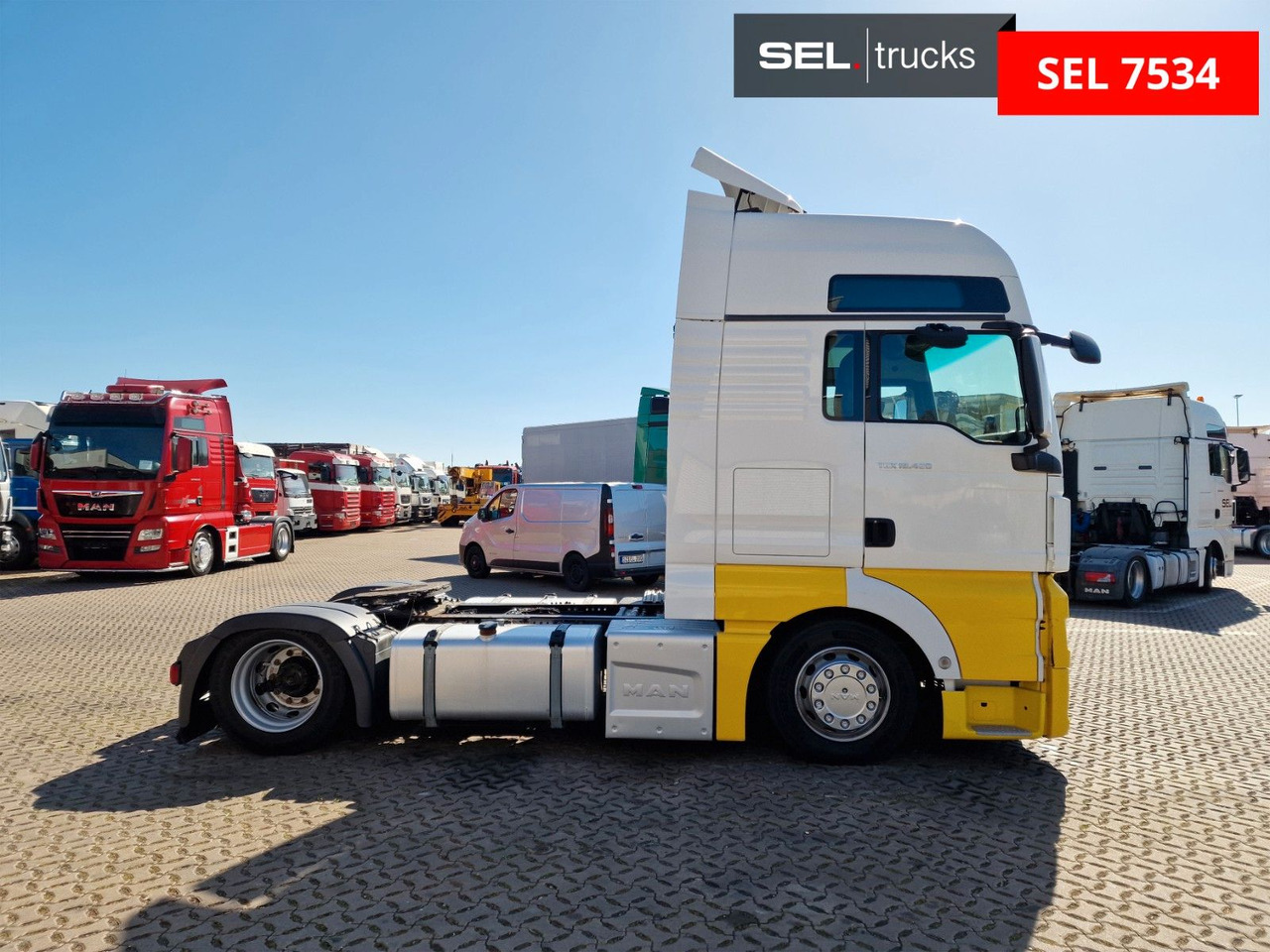 MAN TGX 18.420 4X2 LLS-U / 2 Tanks - Nyergesvontató: 4 kép. MAN TGX 18.420 4X2 LLS-U / 2 Tanks - Nyergesvontató: 4 kép.