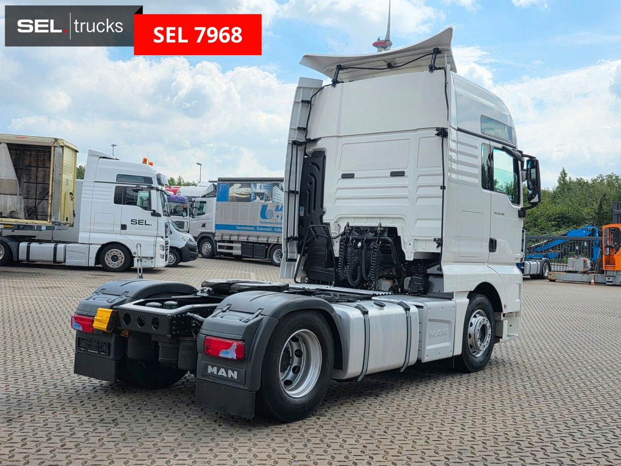 MAN TGX 18.460 4X2 BLS / Retarder / 2 Tanks / ADR AT - Nyergesvontató: 5 kép. MAN TGX 18.460 4X2 BLS / Retarder / 2 Tanks / ADR AT - Nyergesvontató: 5 kép.