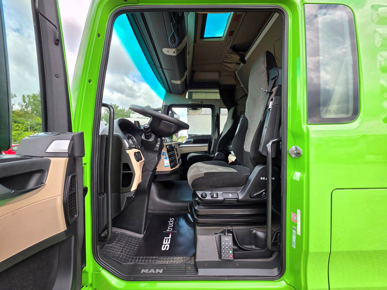 Nyergesvontató MAN TGX 18.460 4X2 LLS-U /Retarder /2 Tanks /ADR  AT: 16 kép.