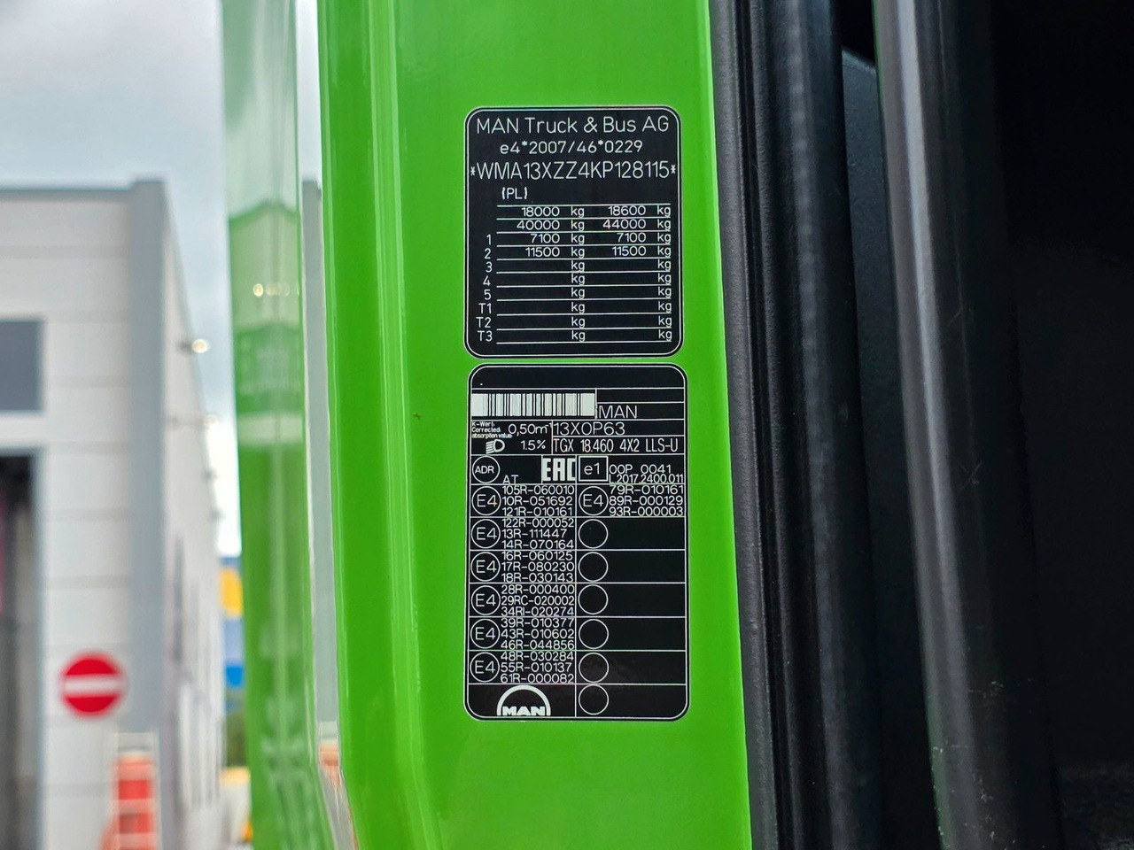 Nyergesvontató MAN TGX 18.460 4X2 LLS-U /Retarder /2 Tanks /ADR  AT: 15 kép.