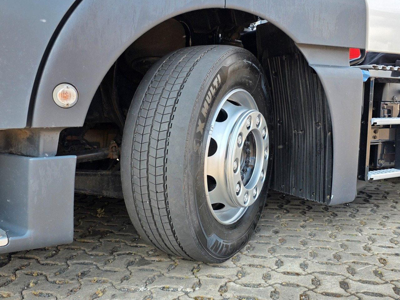 Nyergesvontató MAN TGX 18.460 4X2 LLS-U / Retarder: 27 kép.