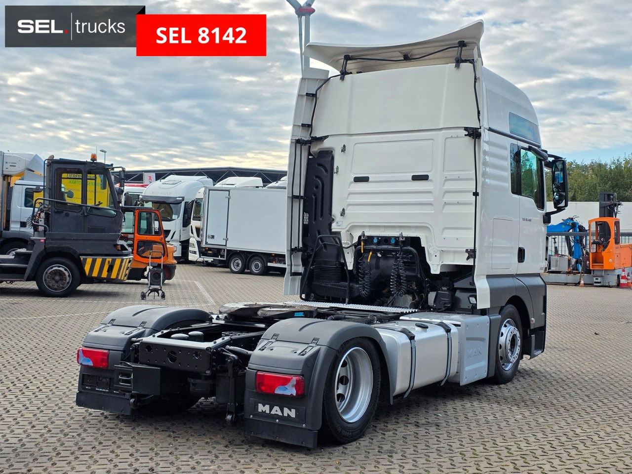 MAN TGX 18.460 4x2 LLS-U / Retarder / 2 Tanks - Nyergesvontató: 5 kép. MAN TGX 18.460 4x2 LLS-U / Retarder / 2 Tanks - Nyergesvontató: 5 kép.