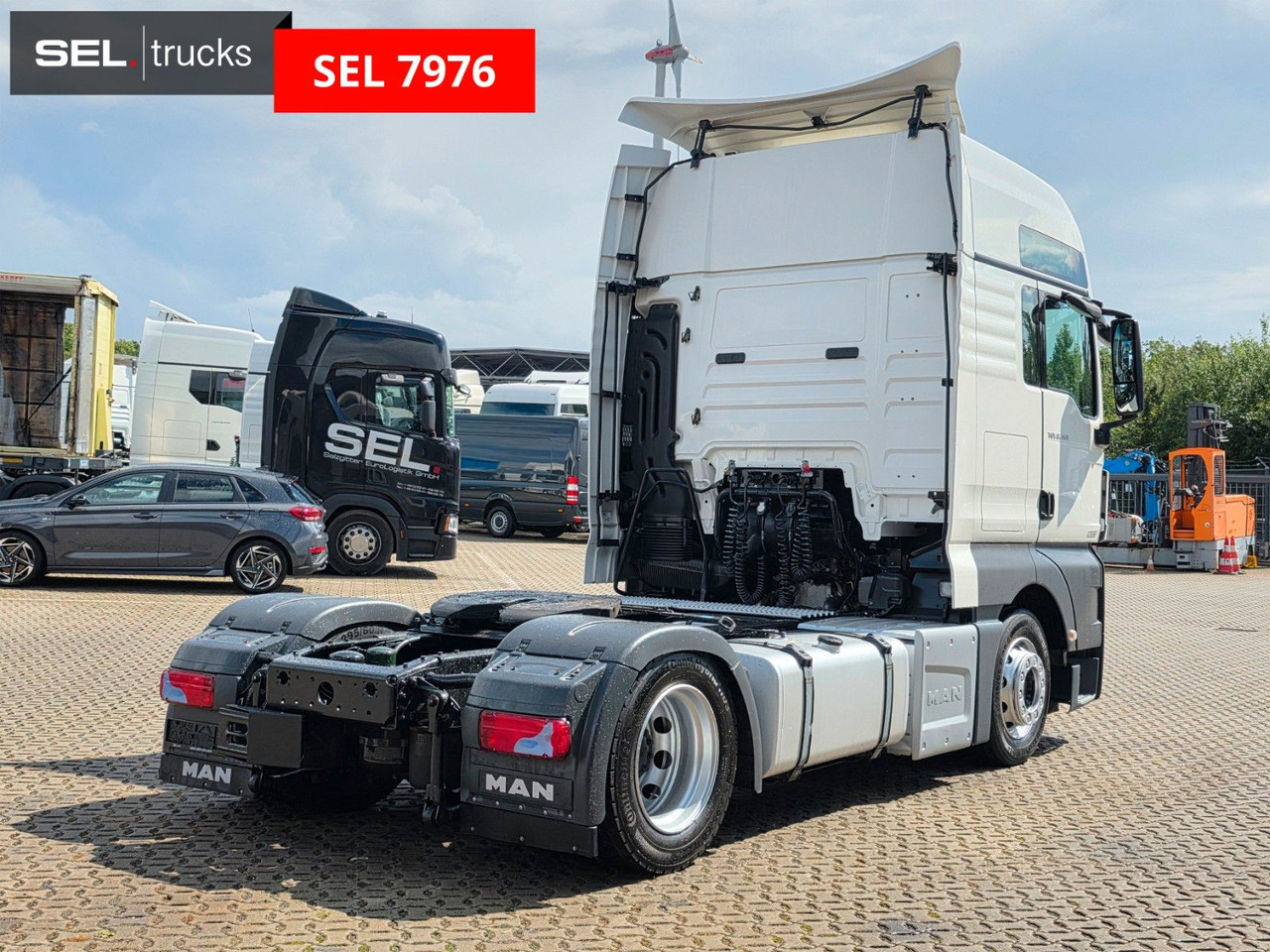 MAN TGX 18.460 4x2 LLS-U / Retarder / NaviLavandino - Nyergesvontató: 5 kép. MAN TGX 18.460 4x2 LLS-U / Retarder / NaviLavandino - Nyergesvontató: 5 kép.