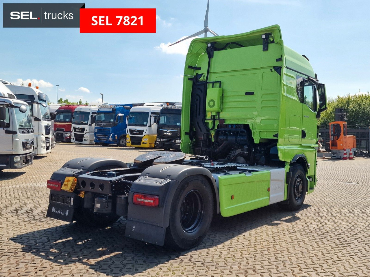 MAN TGX 18.470 4x4H BL SA / Kipph./ 4x4H/ Pritarder - Nyergesvontató: 5 kép. MAN TGX 18.470 4x4H BL SA / Kipph./ 4x4H/ Pritarder - Nyergesvontató: 5 kép.