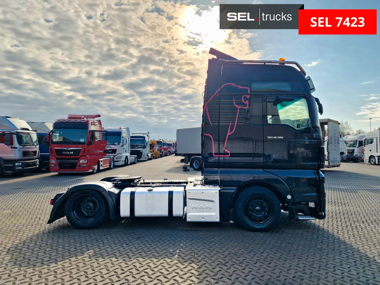MAN TGX 18.500 4X2 LLS-U /Retarder/Xenon/Ledersitze - Nyergesvontató: 5 kép. MAN TGX 18.500 4X2 LLS-U /Retarder/Xenon/Ledersitze - Nyergesvontató: 5 kép.