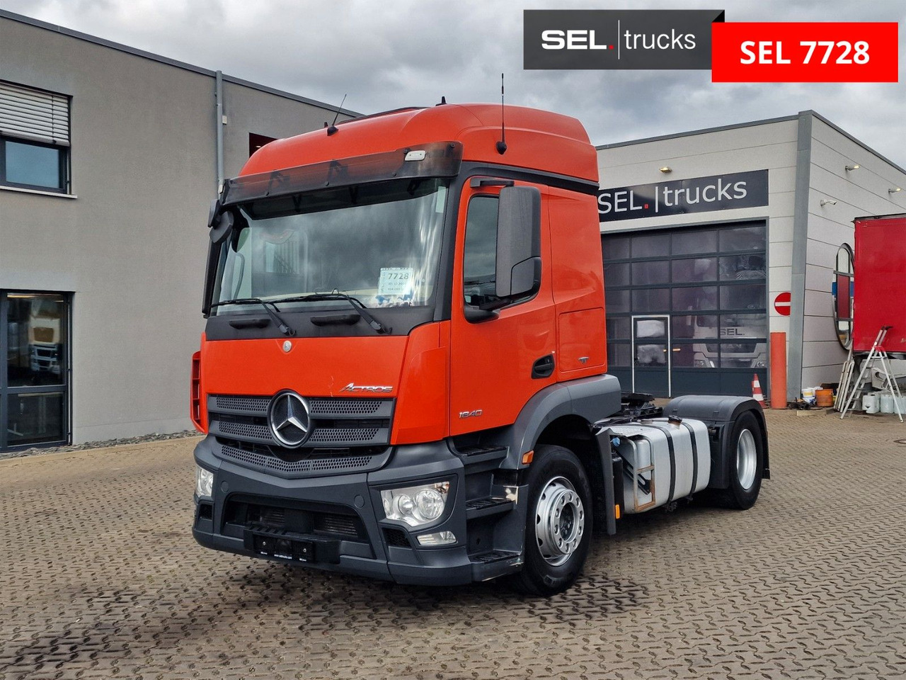 Mercedes-Benz Actros 1840 / Retarder - Nyergesvontató: 1 kép. Mercedes-Benz Actros 1840 / Retarder - Nyergesvontató: 1 kép.
