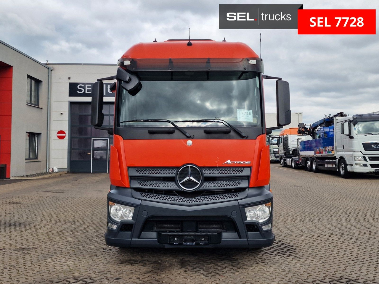 Mercedes-Benz Actros 1840 / Retarder - Nyergesvontató: 2 kép. Mercedes-Benz Actros 1840 / Retarder - Nyergesvontató: 2 kép.