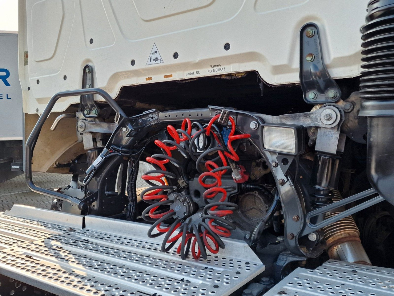 Nyergesvontató Mercedes-Benz Actros 1843: 11 kép.