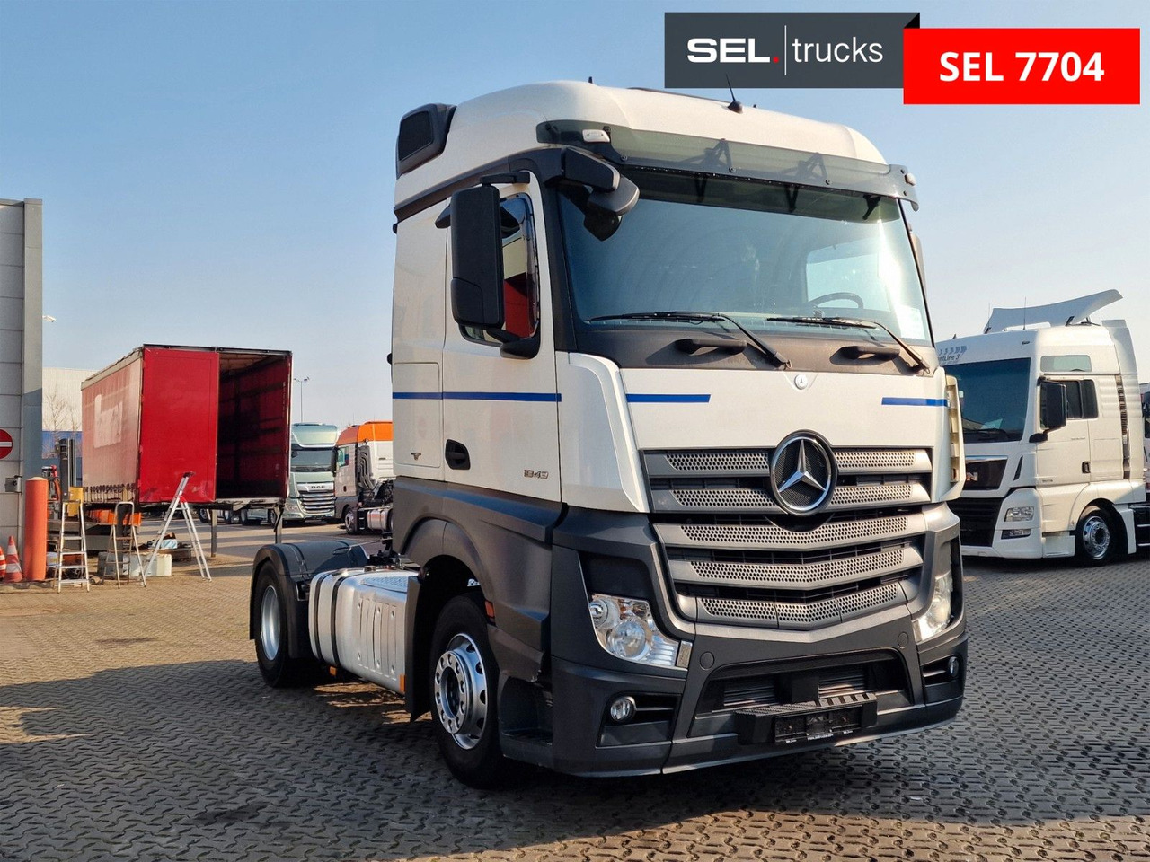 Mercedes-Benz Actros 1843 - Nyergesvontató: 3 kép. Mercedes-Benz Actros 1843 - Nyergesvontató: 3 kép.