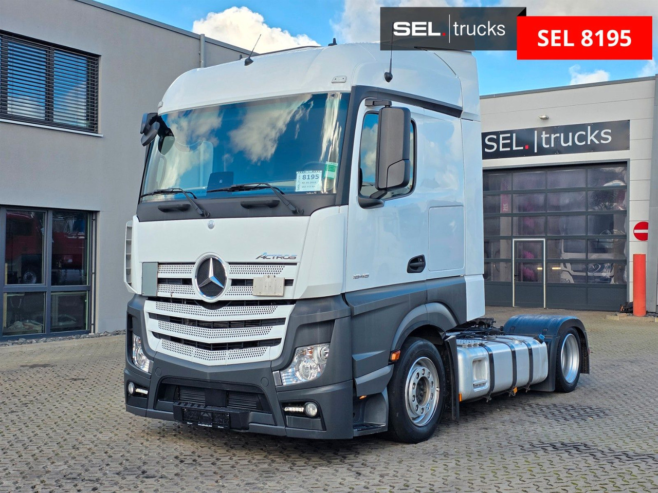 Mercedes-Benz Actros 1845 / Retarder / 2 Tanks / Standklima - Nyergesvontató: 1 kép. Mercedes-Benz Actros 1845 / Retarder / 2 Tanks / Standklima - Nyergesvontató: 1 kép.