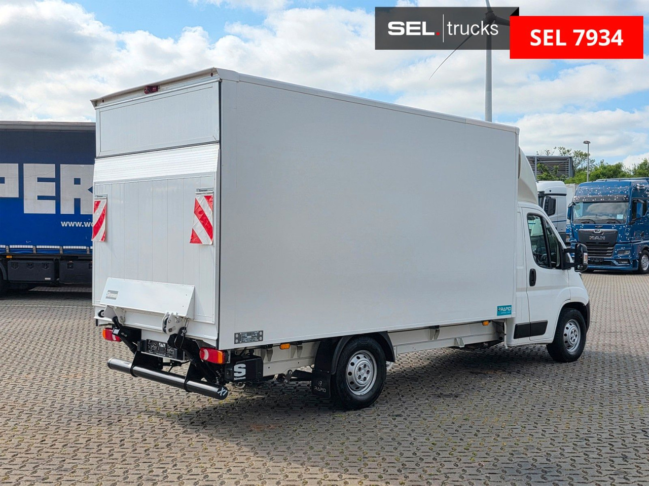 Peugeot Boxer / Ladebordwand / Klimaanlage / 3 Sitzen - Dobozos kisteherautó: 5 kép. Peugeot Boxer / Ladebordwand / Klimaanlage / 3 Sitzen - Dobozos kisteherautó: 5 kép.