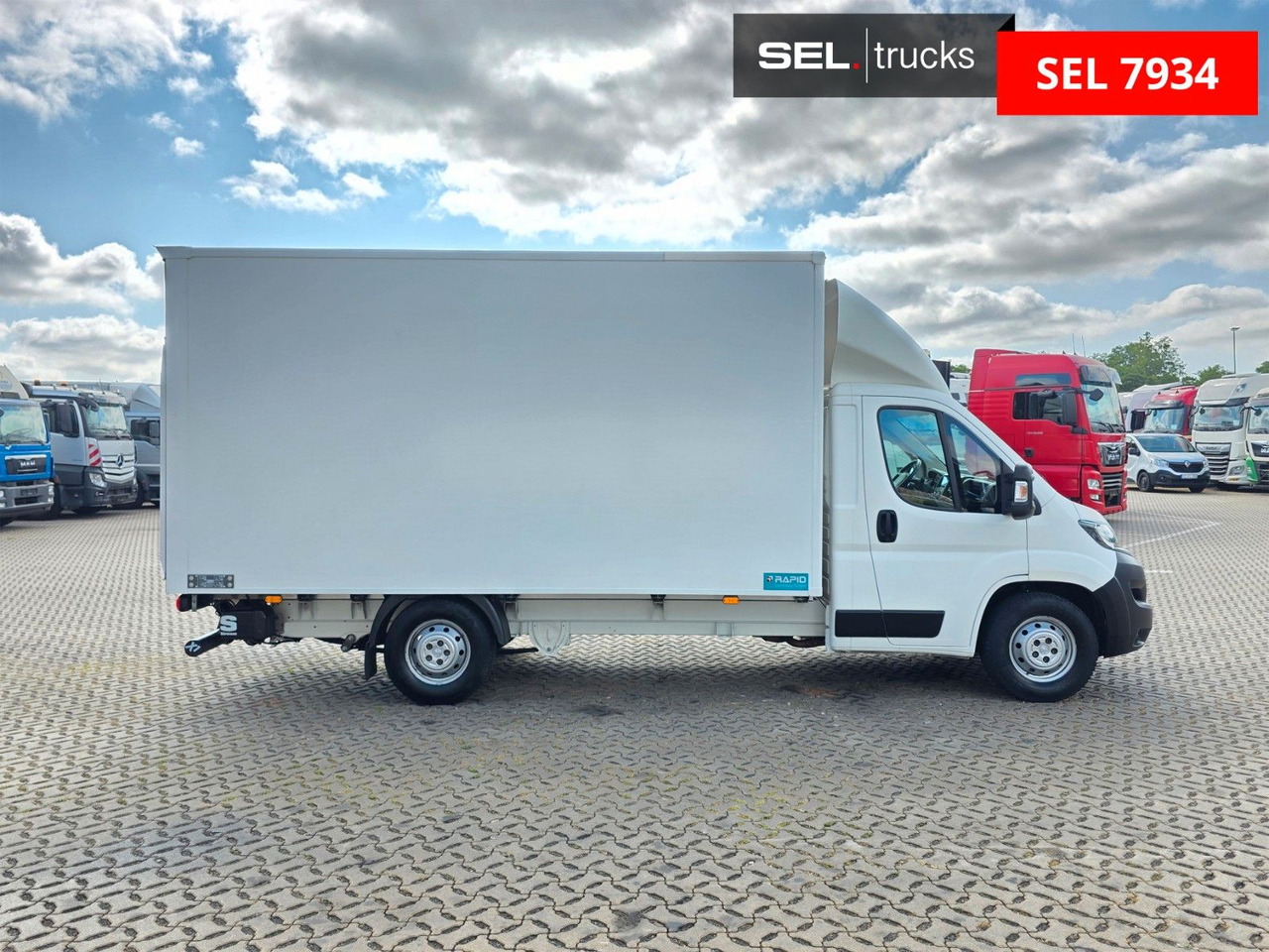 Peugeot Boxer / Ladebordwand / Klimaanlage / 3 Sitzen - Dobozos kisteherautó: 4 kép. Peugeot Boxer / Ladebordwand / Klimaanlage / 3 Sitzen - Dobozos kisteherautó: 4 kép.