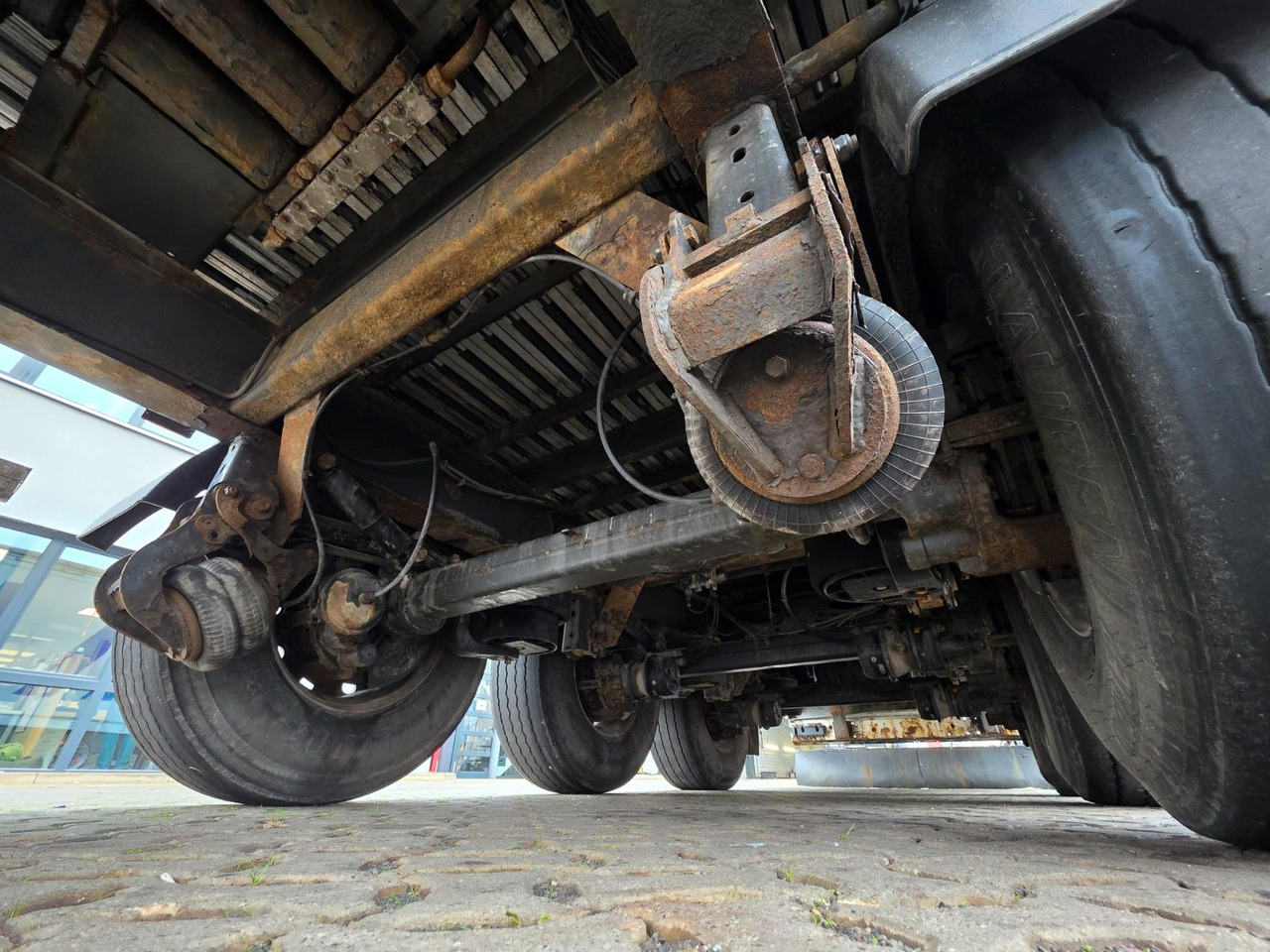 Félpótkocsi öönkihordós Reisch RSBS-25/24LK / Alu-Felgen / Lift / eletr. Dach: 24 kép. Félpótkocsi öönkihordós Reisch RSBS-25/24LK / Alu-Felgen / Lift / eletr. Dach: 24 kép.