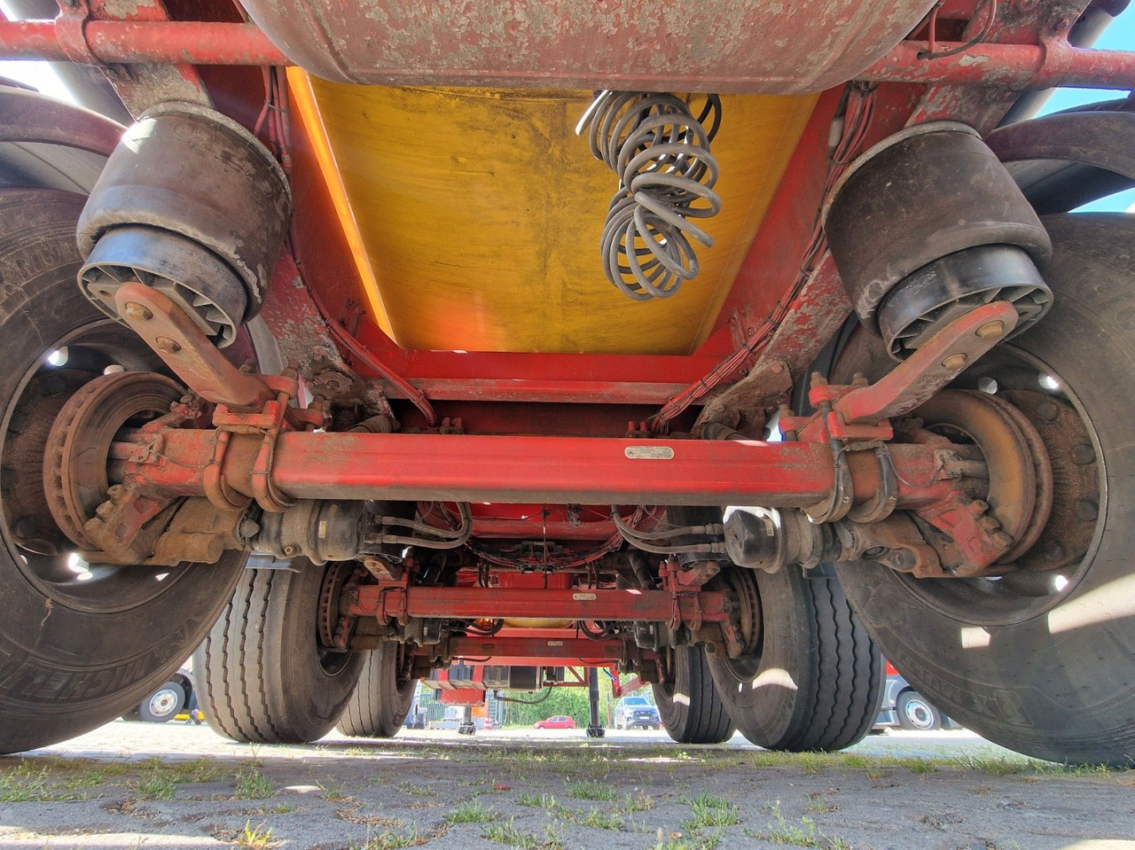 Silós félpótkocsi Spitzer SK 2766 CAL GGVS / Kippsilo / 66 m3 / ADR ATDR A: 18 kép. Silós félpótkocsi Spitzer SK 2766 CAL GGVS / Kippsilo / 66 m3 / ADR ATDR A: 18 kép.