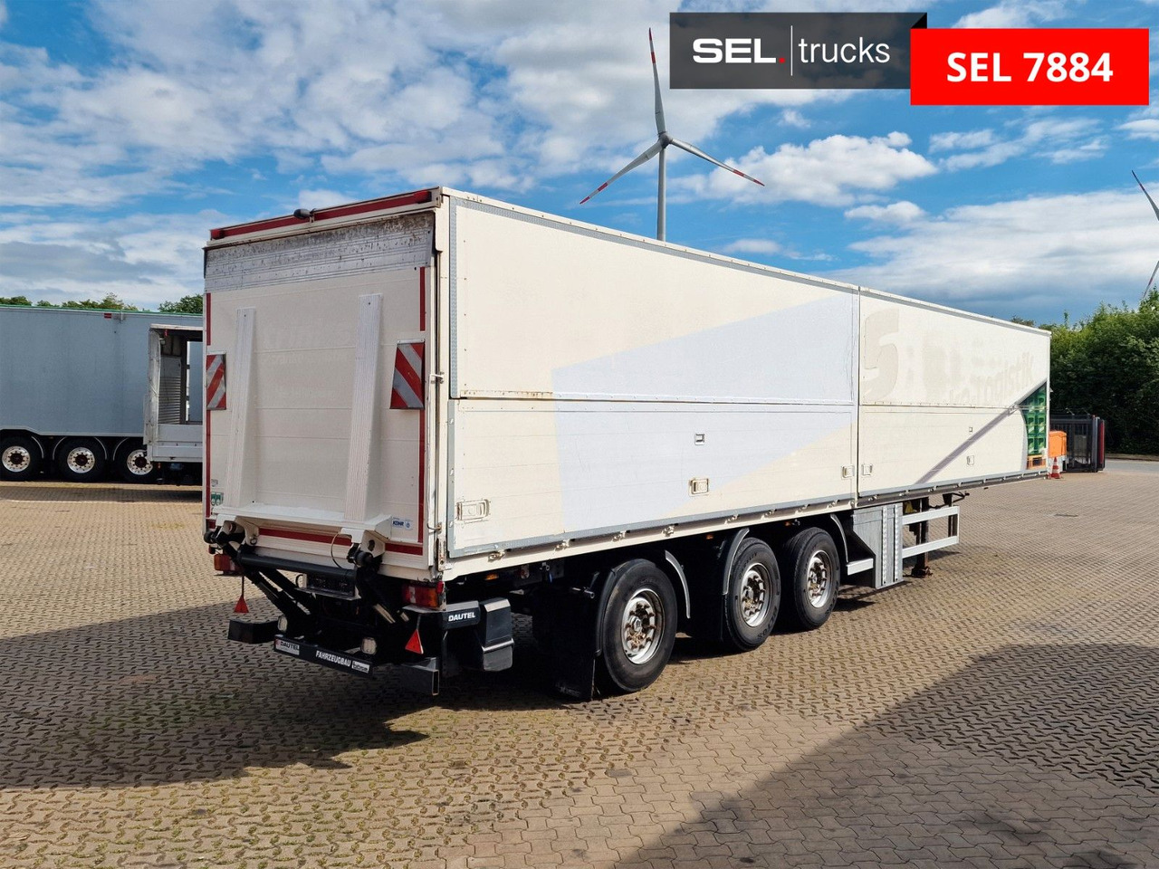 System Trailer PRSSL-24-TRI / Ladebordwand - Félpótkocsi dobozos: 5 kép. System Trailer PRSSL-24-TRI / Ladebordwand - Félpótkocsi dobozos: 5 kép.