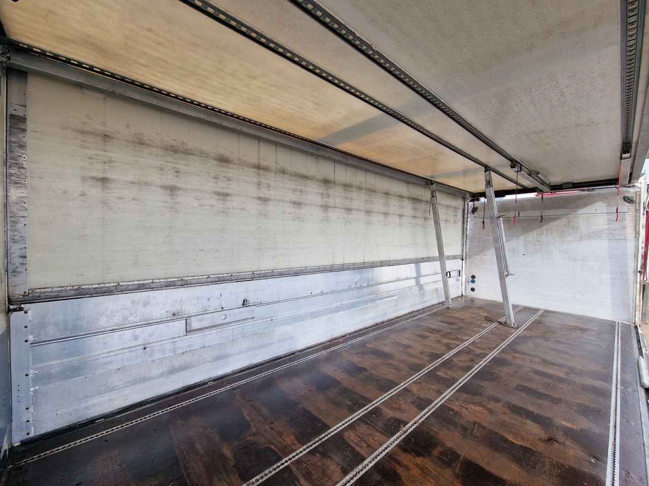 Pótkocsi italszállító Web-Trailer PRASQ 18 / Ladebordwand: 29 kép.