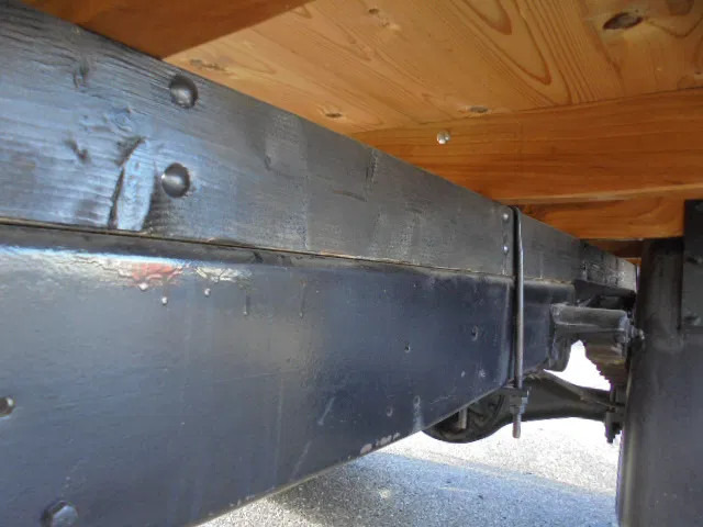 Platós teherautó Chevrolet 1 1/2 TON FLATBED: 12 kép.