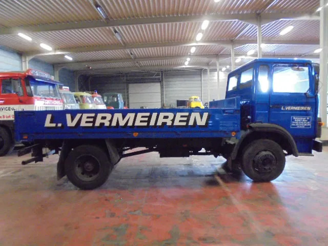 DAF 1300 DNTD - Platós teherautó: 4 kép. DAF 1300 DNTD - Platós teherautó: 4 kép.