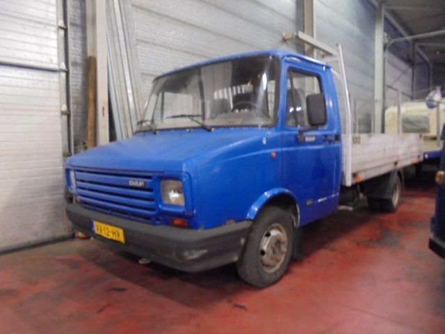 DAF 400 400 - Platós teherautó: 1 kép. DAF 400 400 - Platós teherautó: 1 kép.