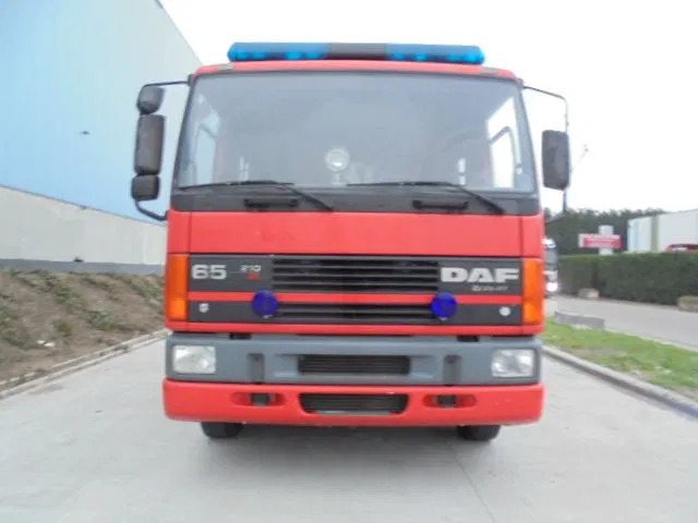 DAF 65.210 - Tűzoltóautó: 2 kép. DAF 65.210 - Tűzoltóautó: 2 kép.