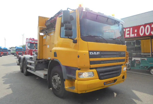 DAF 75.240 75 240 6X2 - Szemetesautó: 2 kép. DAF 75.240 75 240 6X2 - Szemetesautó: 2 kép.