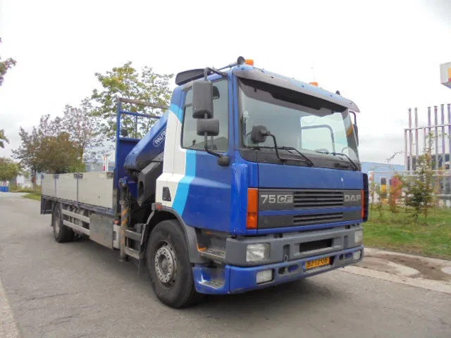 DAF 75.270 4X2 NL TRUCK - Darus autó: 4 kép. DAF 75.270 4X2 NL TRUCK - Darus autó: 4 kép.