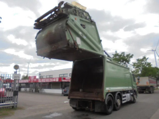 DAF CF 250 6X2 - Szemetesautó: 4 kép. DAF CF 250 6X2 - Szemetesautó: 4 kép.