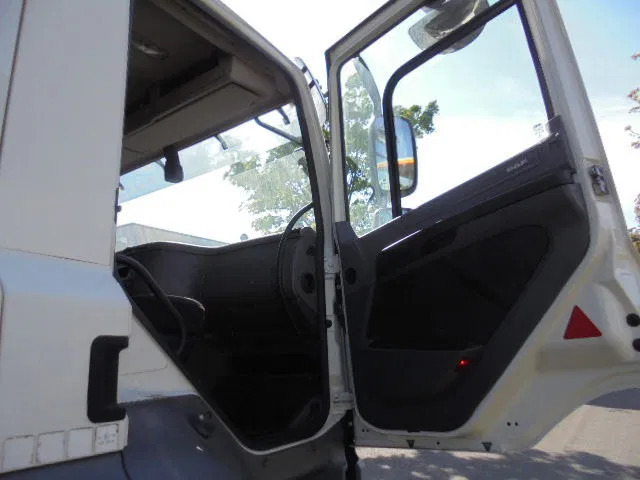 Dobozos felépítményű teherautó DAF CF 250 FA LOW KM NL TRUCK: 19 kép.