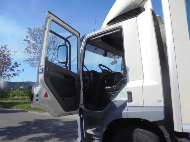 Dobozos felépítményű teherautó DAF CF 250 FA LOW KM NL TRUCK: 10 kép.