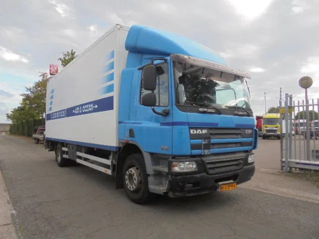 DAF CF 65 220 NL KENTEKEN - Dobozos felépítményű teherautó: 3 kép. DAF CF 65 220 NL KENTEKEN - Dobozos felépítményű teherautó: 3 kép.