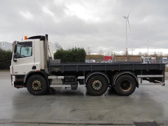 Platós teherautó DAF CF 75 250 6X2: 14 kép.