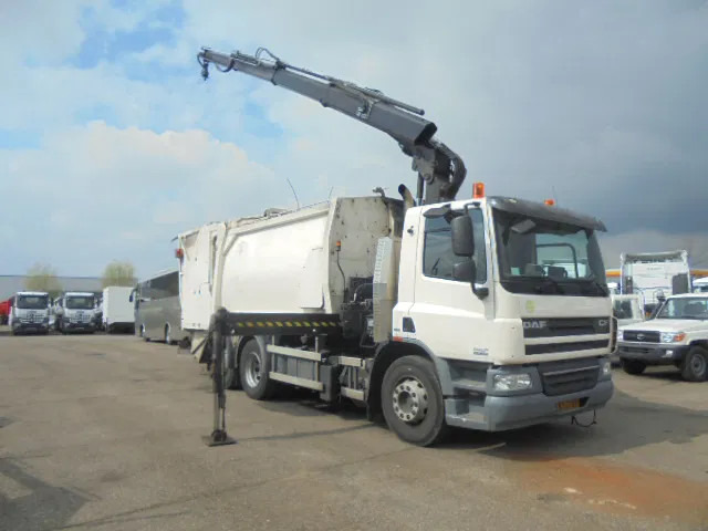 DAF CF 75.250 6X2 - Szemetesautó: 2 kép. DAF CF 75.250 6X2 - Szemetesautó: 2 kép.