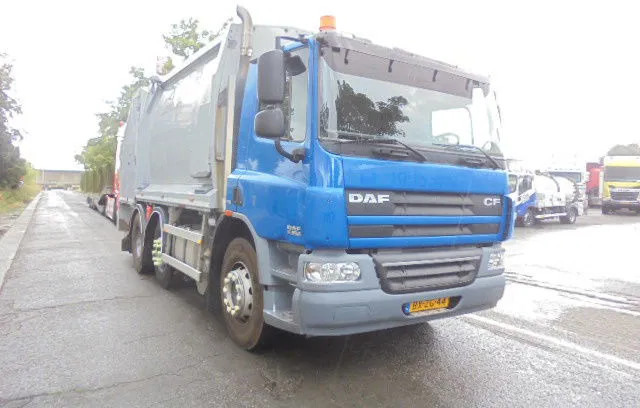 DAF CF 75 310 NL KENTEKEN TUV-APK 01-26 - Szemetesautó: 3 kép. DAF CF 75 310 NL KENTEKEN TUV-APK 01-26 - Szemetesautó: 3 kép.