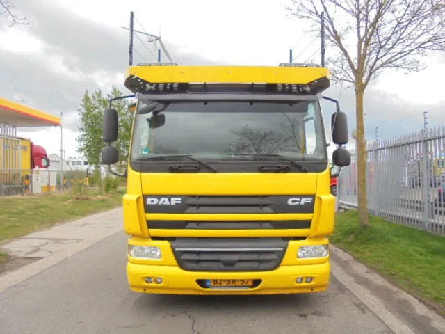 DAF CF 75 360 EEV NL TRUCK - Autószállító teherautó: 2 kép. DAF CF 75 360 EEV NL TRUCK - Autószállító teherautó: 2 kép.