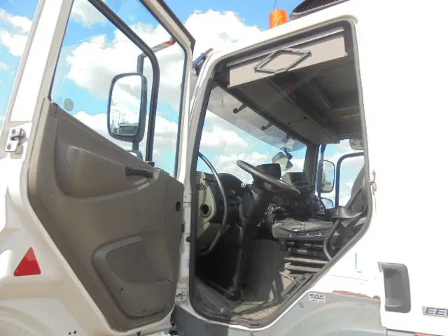 Szemetesautó DAF FAN CF75-250 6X2: 13 kép.
