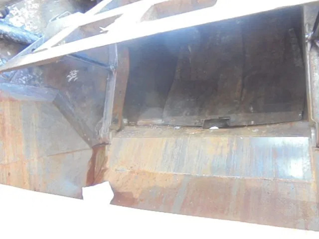 Szemetesautó DAF FAN CF75-250 6X2: 8 kép.