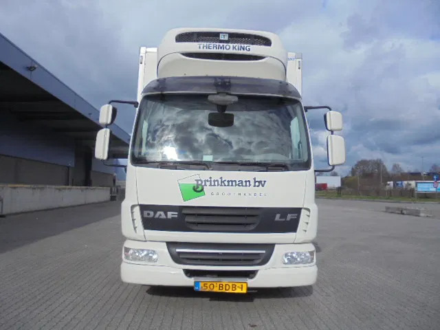 DAF LF 45 210 NL TRUCK - Hűtős teherautó: 2 kép. DAF LF 45 210 NL TRUCK - Hűtős teherautó: 2 kép.