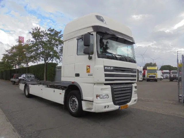 DAF XF 105 410 NL truck - Cserefelépítményes teherautó: 3 kép. DAF XF 105 410 NL truck - Cserefelépítményes teherautó: 3 kép.