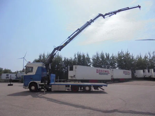 DAF XF 105 XF105 NL TRUCK - Darus autó: 2 kép. DAF XF 105 XF105 NL TRUCK - Darus autó: 2 kép.
