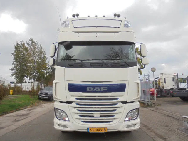 DAF XF 106 510 8X2 TRIPLE NL TRUCK - Horgos rakodó teherautó: 2 kép. DAF XF 106 510 8X2 TRIPLE NL TRUCK - Horgos rakodó teherautó: 2 kép.