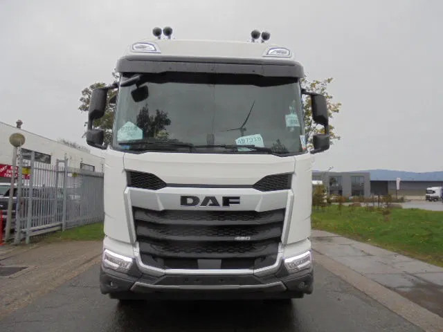 DAF XF 480 6X2 MET FABRIEKS GARANTIE - Alvaz teherautó: 2 kép. DAF XF 480 6X2 MET FABRIEKS GARANTIE - Alvaz teherautó: 2 kép.