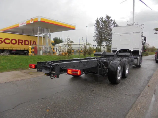 DAF XF 480 6X2 MET FABRIEKS GARANTIE - Alvaz teherautó: 5 kép. DAF XF 480 6X2 MET FABRIEKS GARANTIE - Alvaz teherautó: 5 kép.