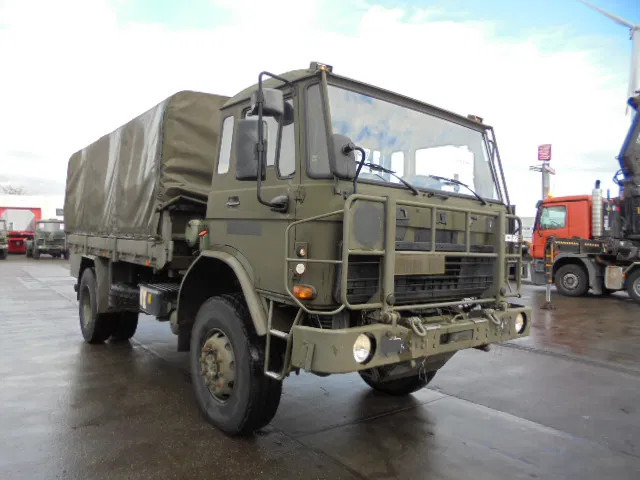 DAF YAD 4442 NT 4X4 - Ponyvás teherautó: 3 kép. DAF YAD 4442 NT 4X4 - Ponyvás teherautó: 3 kép.