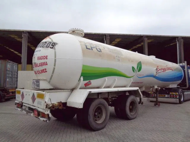 Diversen DOGAN YILDIZ LPG 45 M3 LPG-BUTANE - Tartályos félpótkocsi: 3 kép. Diversen DOGAN YILDIZ LPG 45 M3 LPG-BUTANE - Tartályos félpótkocsi: 3 kép.