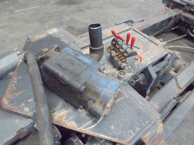 Diversen Guima BG 16 - Horgos rakodó teherautó: 5 kép. Diversen Guima BG 16 - Horgos rakodó teherautó: 5 kép.