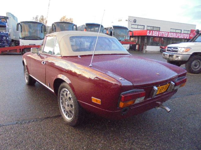 Fiat 124 SPIDER 2000 USA - Autó: 4 kép. Fiat 124 SPIDER 2000 USA - Autó: 4 kép.