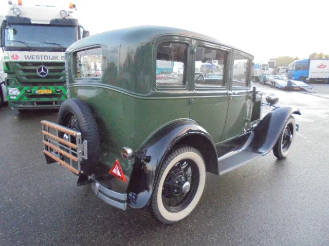 Ford A A - Hatchback: 4 kép. Ford A A - Hatchback: 4 kép.